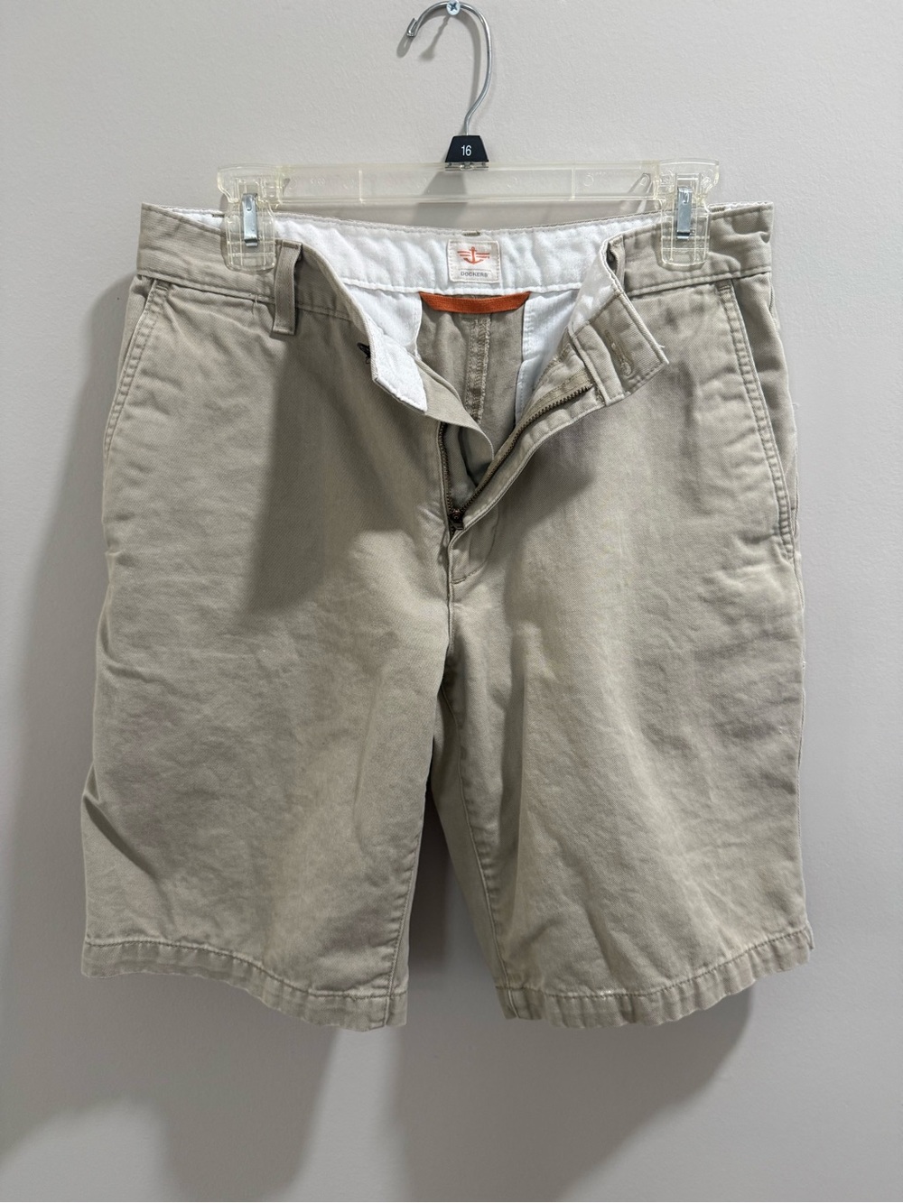Dockers Men's Flat Front Chino Shorts in Light Khaki